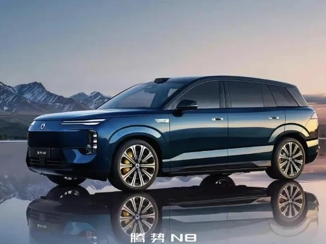 腾势N8开启预订：纯电五座SUV，11月上市
10月26日，比亚迪旗下腾势全新N