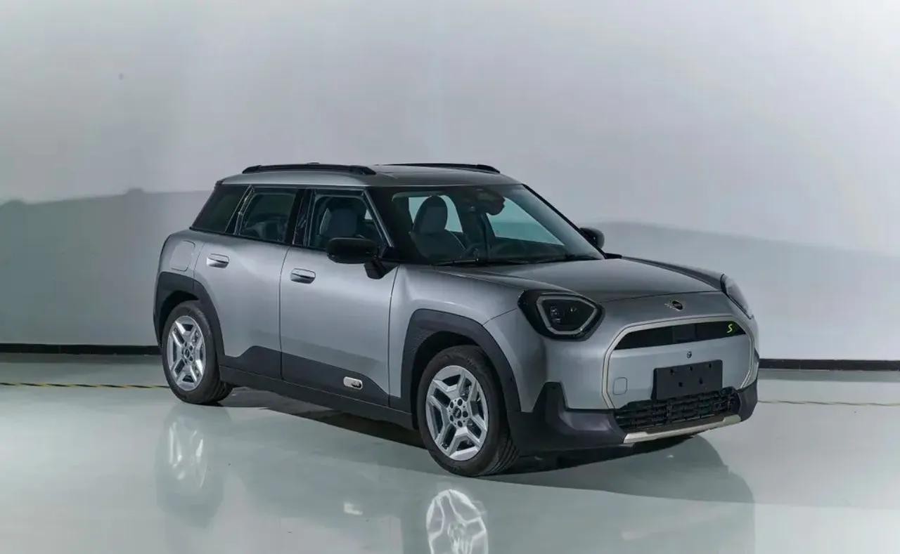 国产MINI ACEMAN已完成申报，预计将于北京车展前夕全球首发。

这款车型