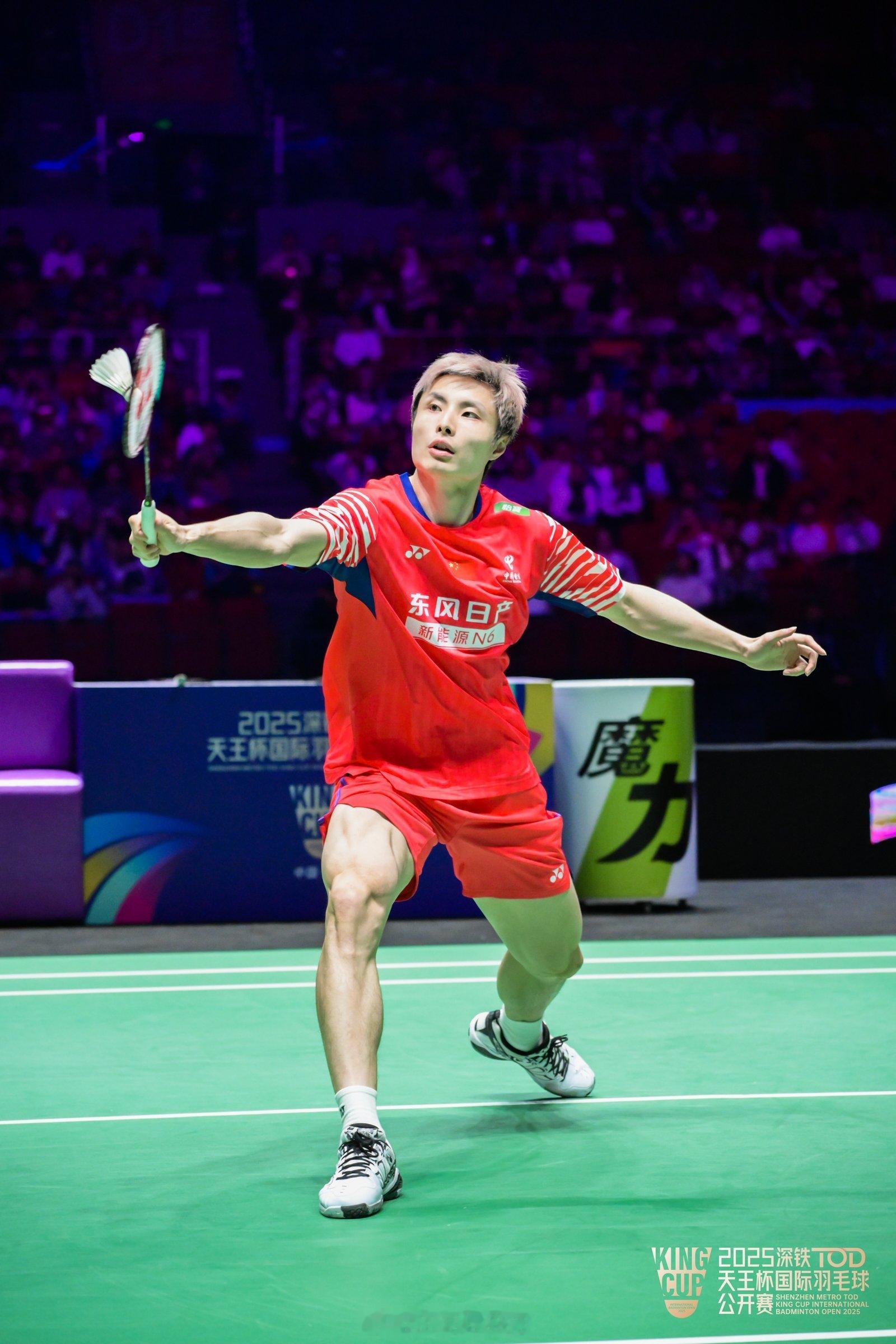 天王杯半决赛：石宇奇 21-15、21-17 拉尼尔石宇奇晋级天王杯决赛2025