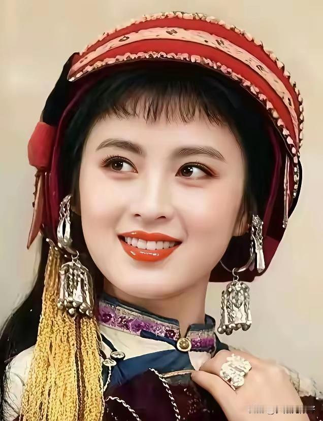 王铎：这也是杨丽坤最为清晰的一张照片。朋友，千万看一看！