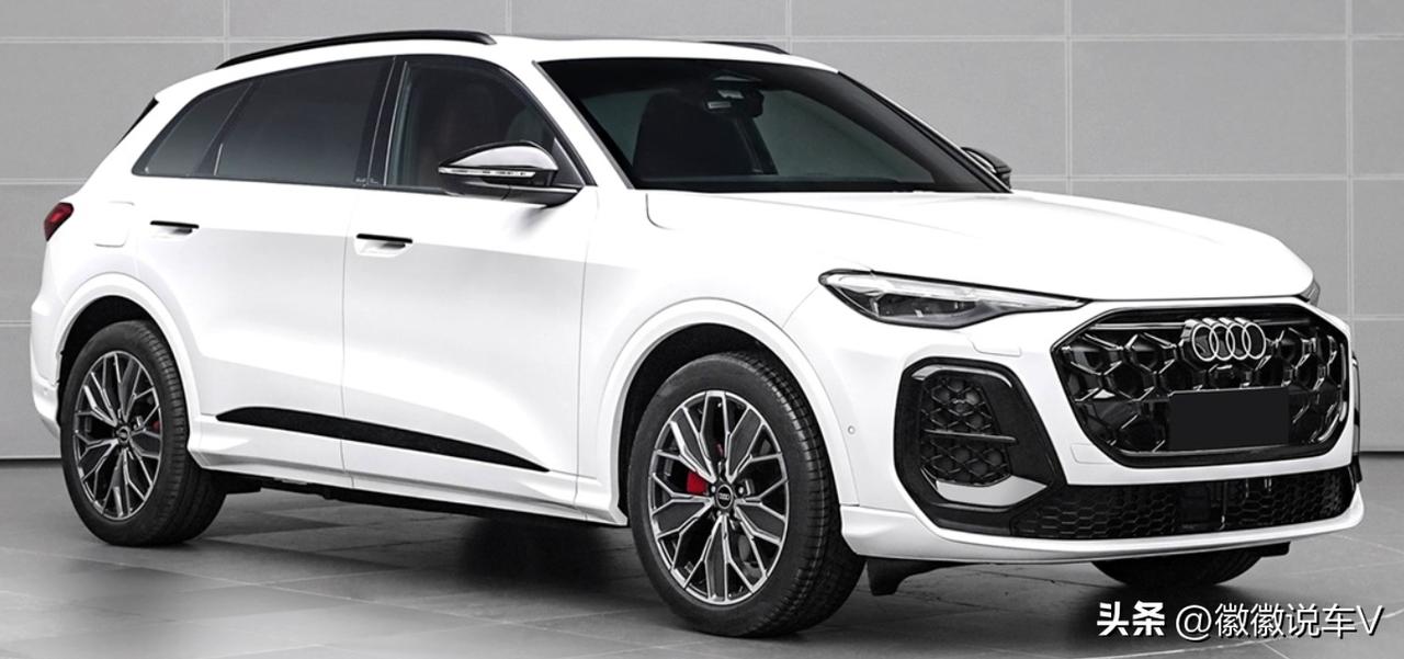 新款奥迪q5l，中网换新，半隐藏式门把手。

车长4842毫米，宽1900毫米，