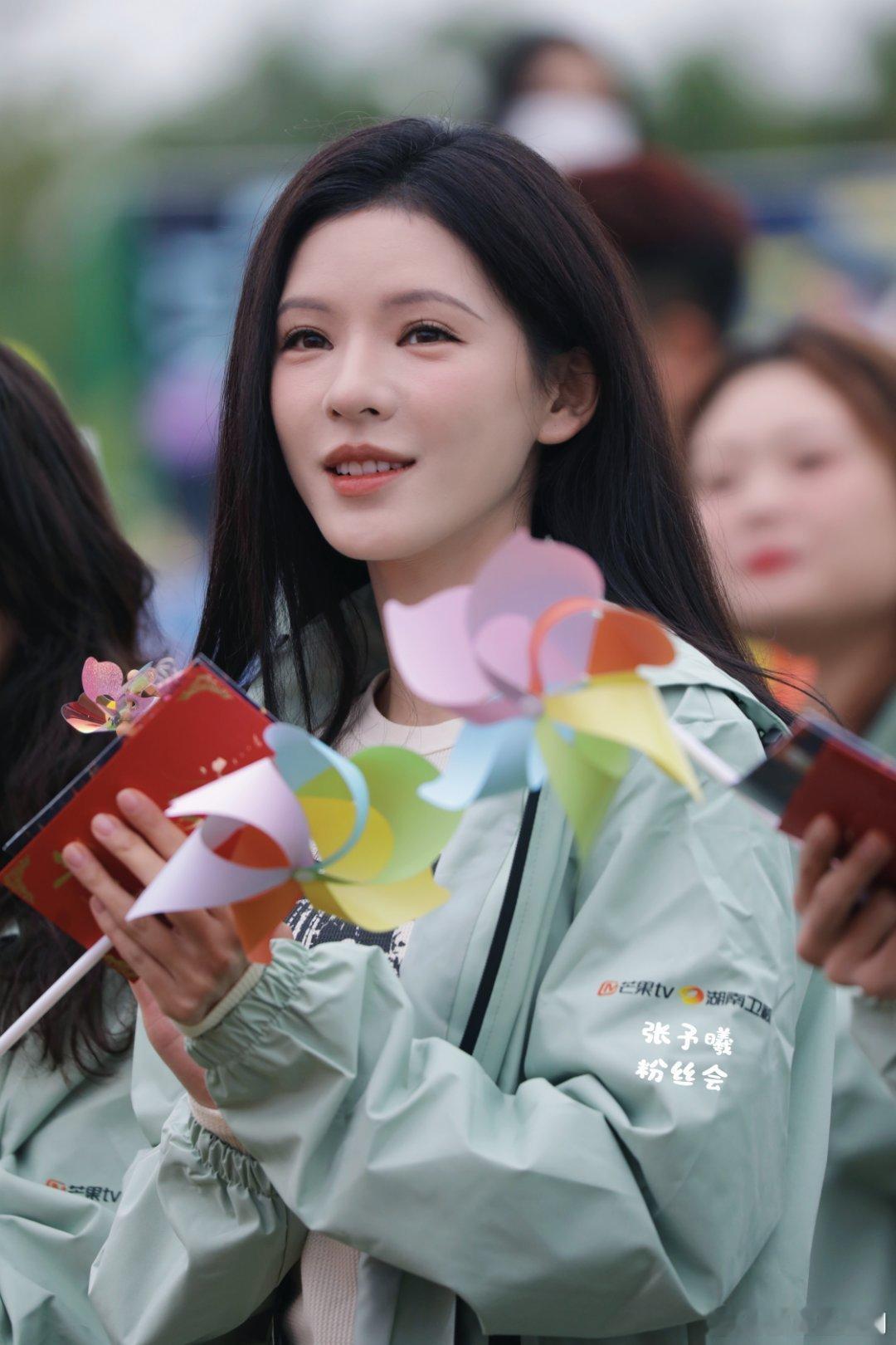 张予曦 晋江女主 晋江小说女主照进现实！张予曦路透照曝光，美貌与气质并存，仿佛就