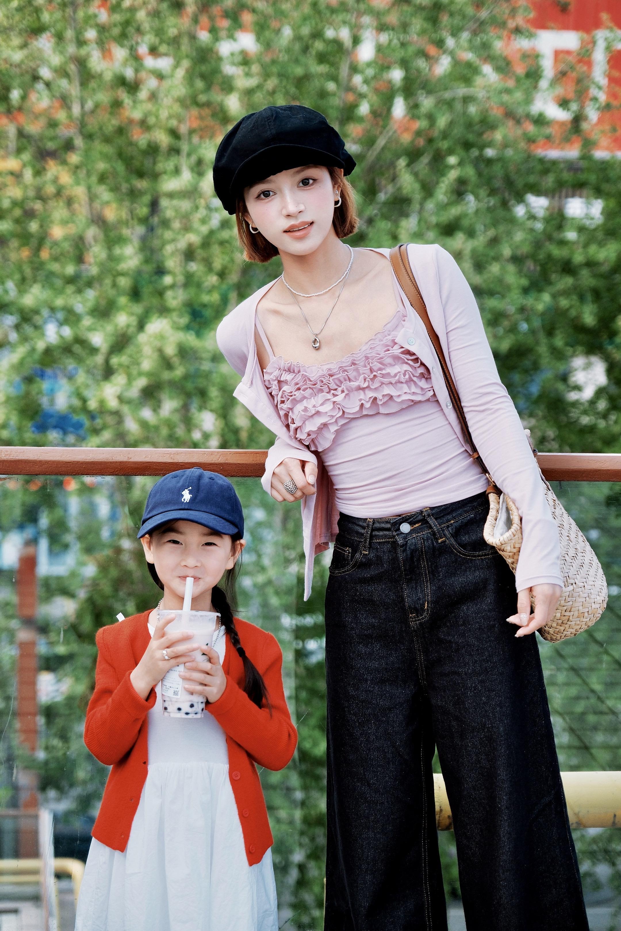 我可能会后悔很多事 但在最漂亮的年纪生下可爱的你绝不在其中. 👧🏻