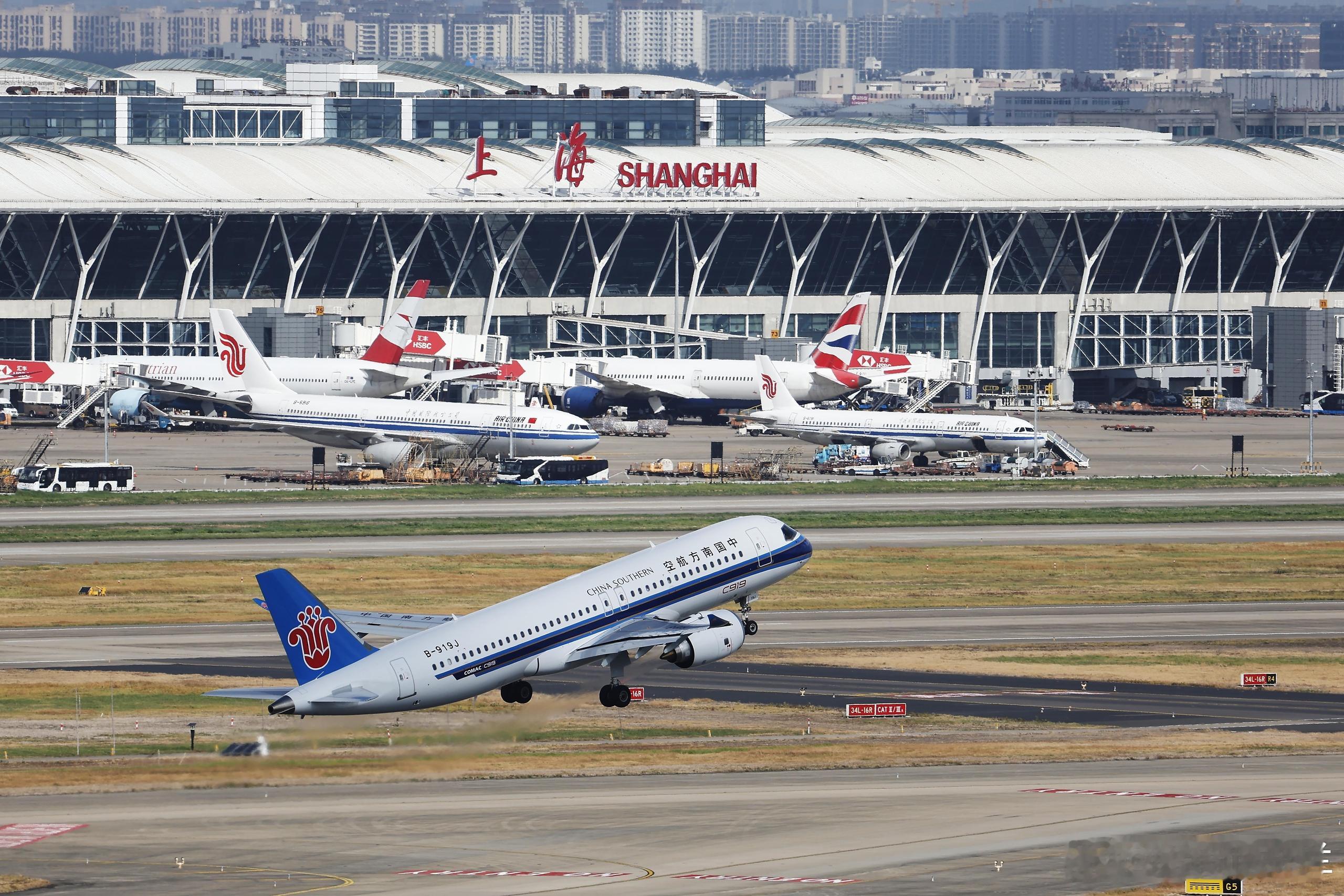 进入2026年6月，中美航线迎来全面紧张态势。北京、上海、广州直飞美国主流城市航