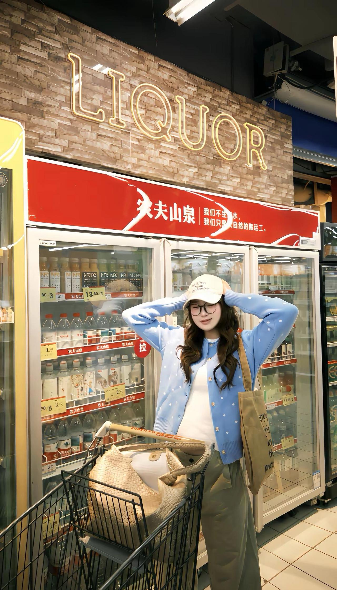 淡淡的就挺好 我确切的知道人生不会太圆满 不奢求每一天都过的幸幸福福 开开心心 