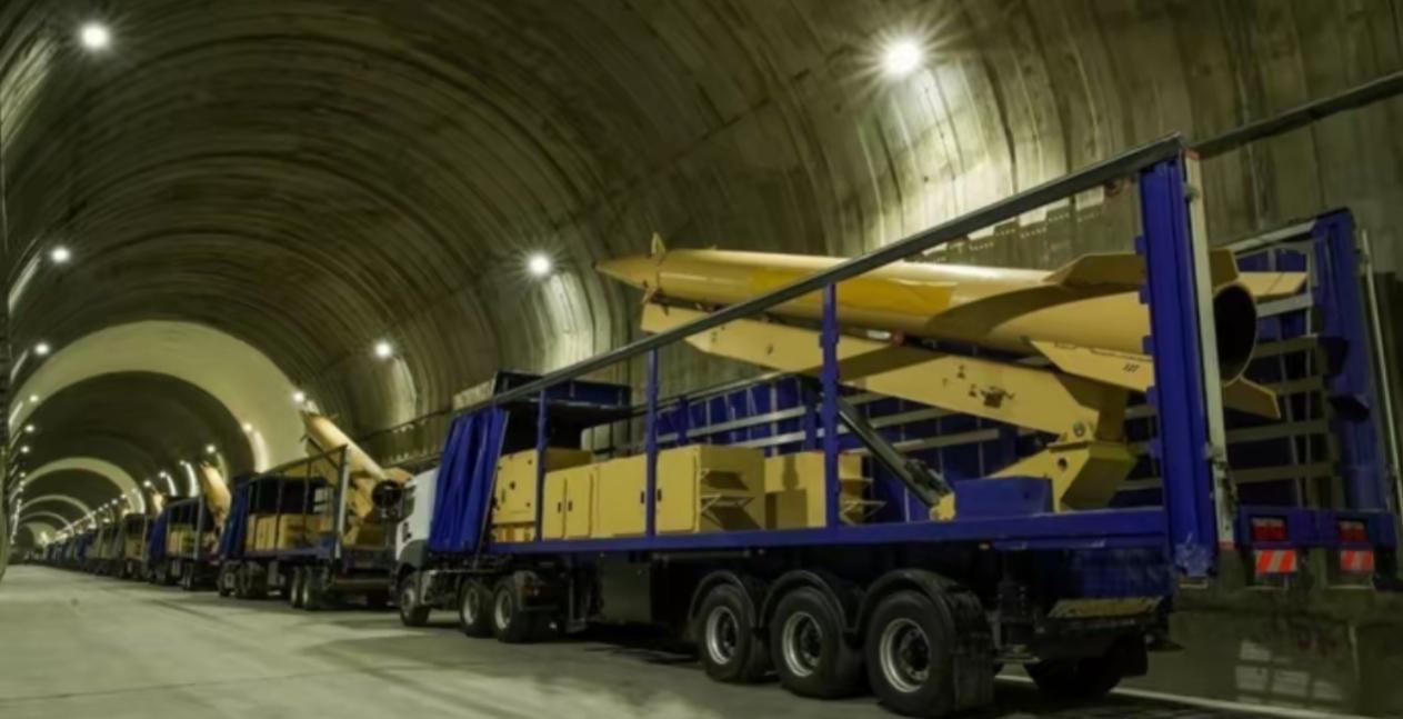 伊朗展示地下导弹库，告诉美以，我的导弹与战前相比库存还剩70%，还有多如牛毛的无