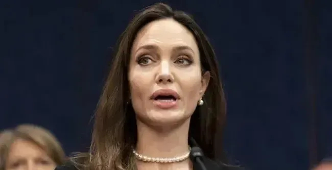 好莱坞明星只要支持乌克兰就可以得到美国国际开发署发放的代言费。 