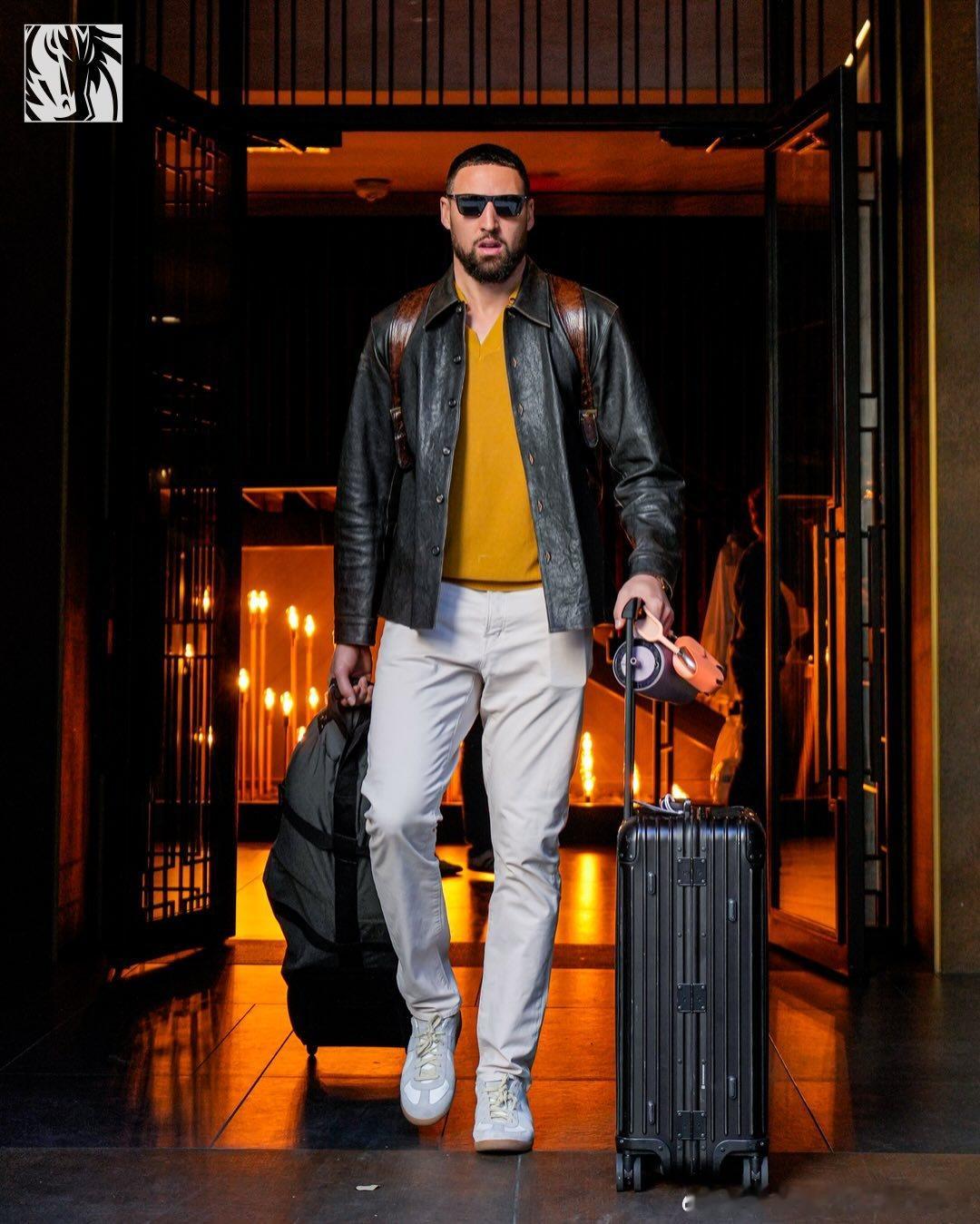 常规赛第5️⃣3️⃣场 独行侠客场对阵马刺你汤的球员通道你汤生日夜前夕的比赛，生