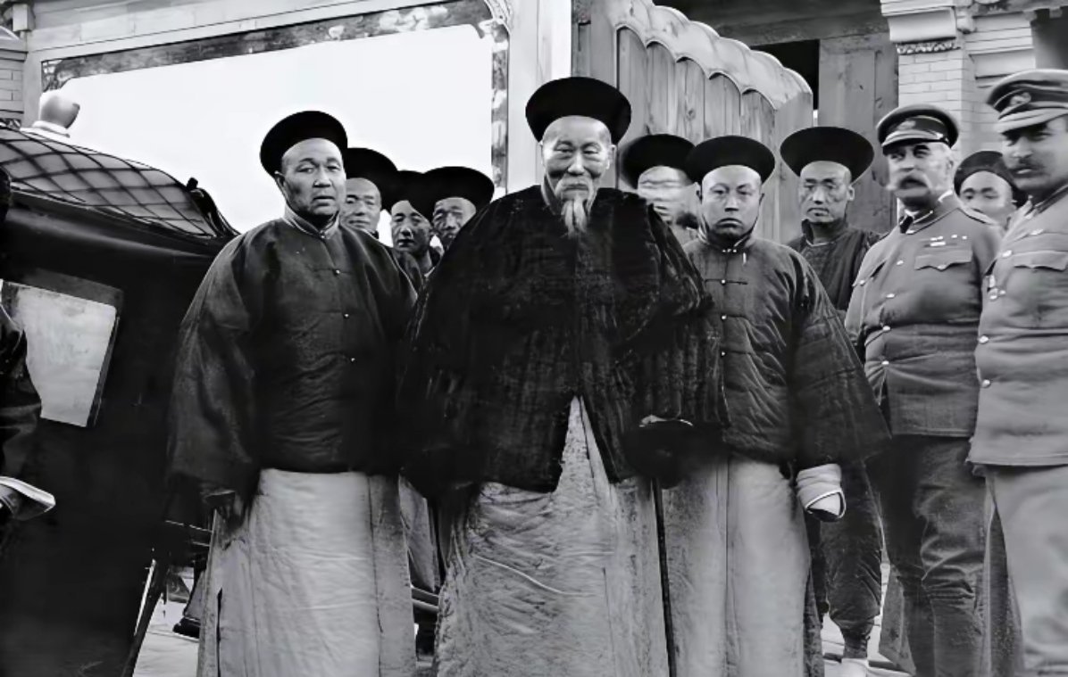 也许李鸿章怎么也不会想到，那个曾经让他绝望的西方世界，130年后已经被我们超越！