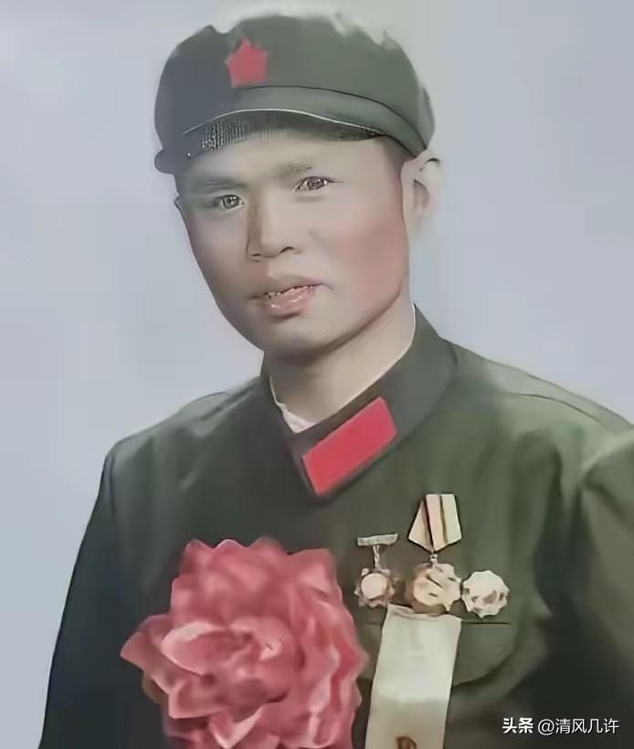 1982年，在越战中立下一等功的龙洪春，坚持娶一个入狱的女工，被取消军校保送，两