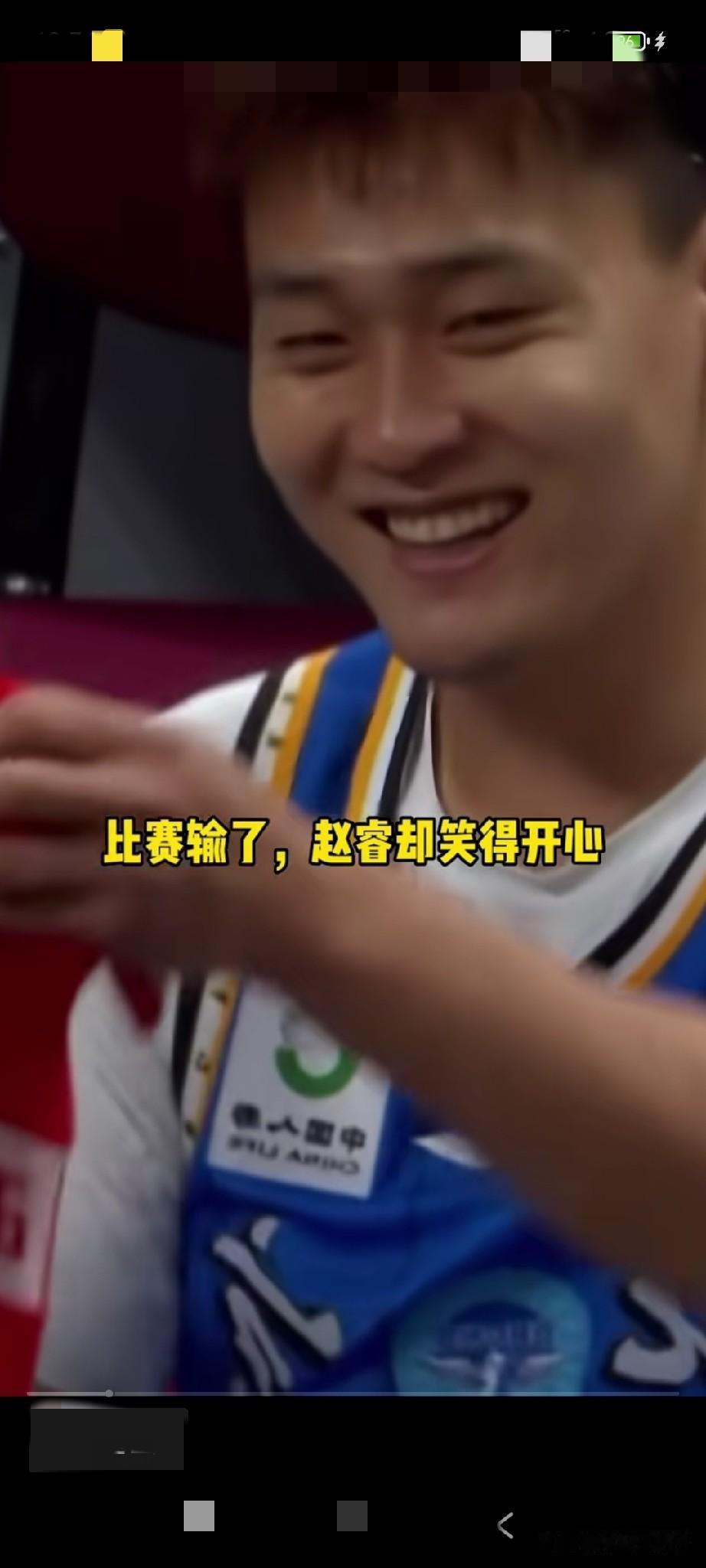 赵睿现在的名气和国家队队长的地位，后面也有杜峰这样的搓手，所以，赵睿现在在球队天