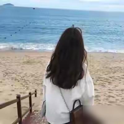 如今家长心里，不太讨喜的老师是这样的：

1、上课严格要求学生遵守课堂纪律的老师