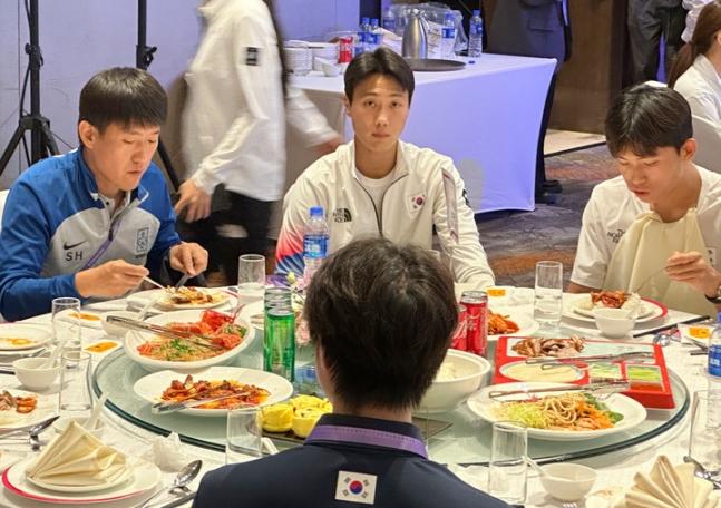 #韩国社会#【韩国亚运会代表团举行解散仪式】

在2022年杭州亚运会上，以奖牌