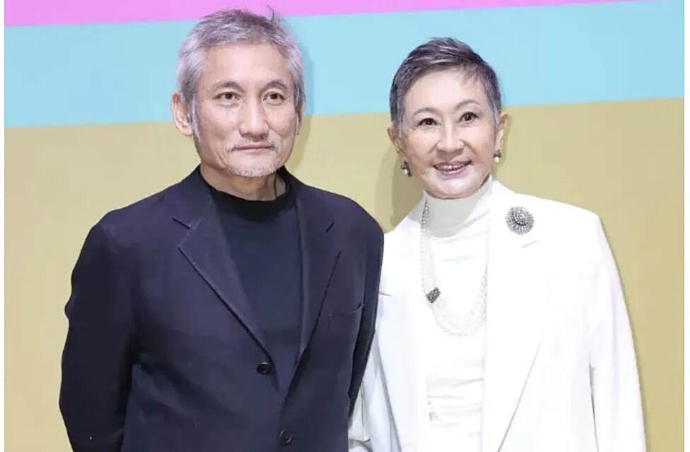 从一见钟情到病床探望，随着施南生的离世，徐克和施南生的爱恨情仇终于落幕，从表面看