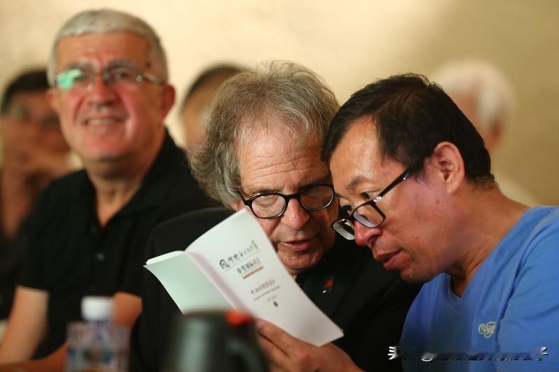 诗人的万丈豪情来自哪里? 诗人的万丈豪情来源多样。像高适，他早年潦倒却志存高远，