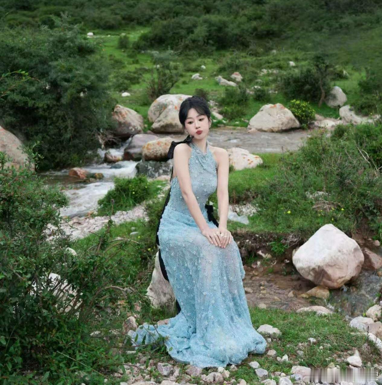 杨紫已到达玉树开启玉树的拍摄咯一切顺利 ​​​