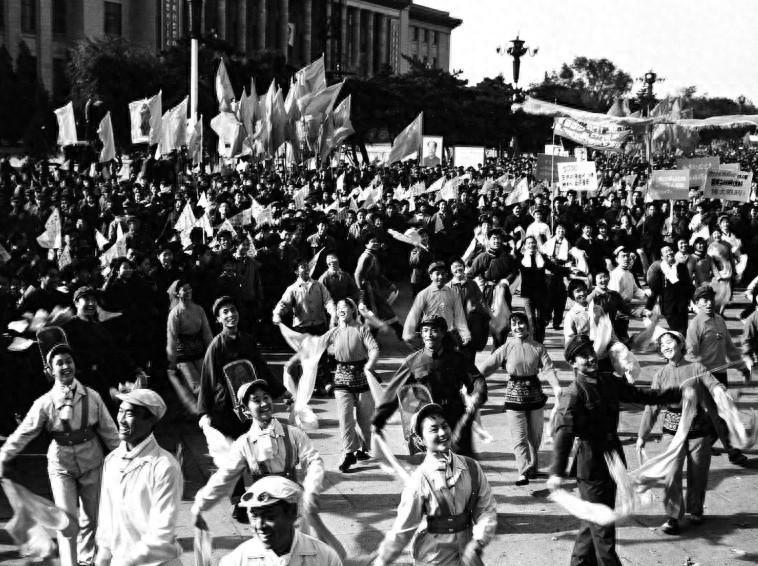 蒋介石日记坦言重庆谈判为何放走毛主席：只因这两点考虑，结果却全都判断失误

19