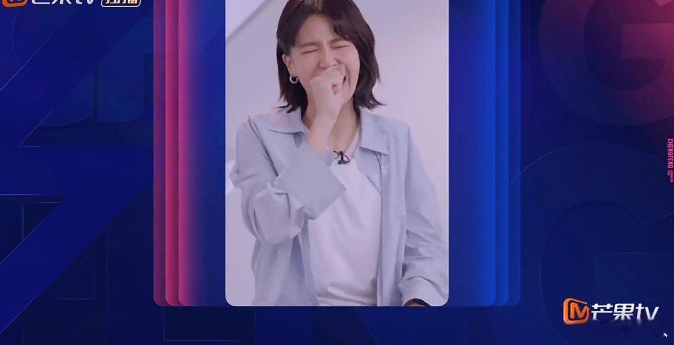曾沛慈reaction黄灿灿唱靠近曾沛慈又被黄灿灿可爱到了 曾沛慈又被黄灿灿可爱