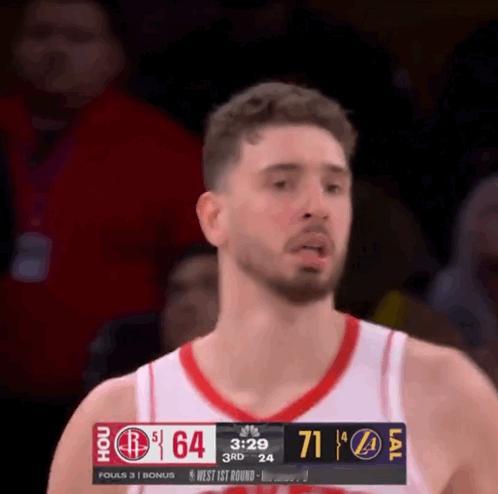 有人发现申京只剃了一边的头发[捂脸]