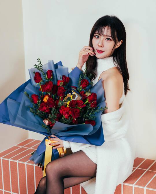 花束和我更配噢～🌹🌹🌹