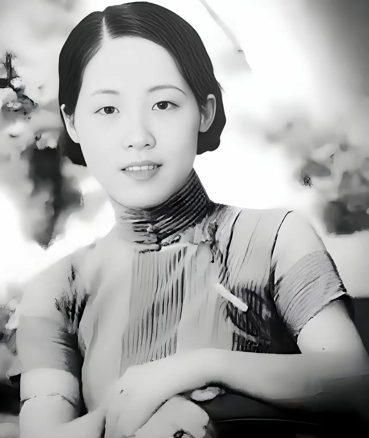 1949 年 5 月，张澜、罗隆基在上海虹桥疗养院被软禁，毛森收到毛人凤密令，准