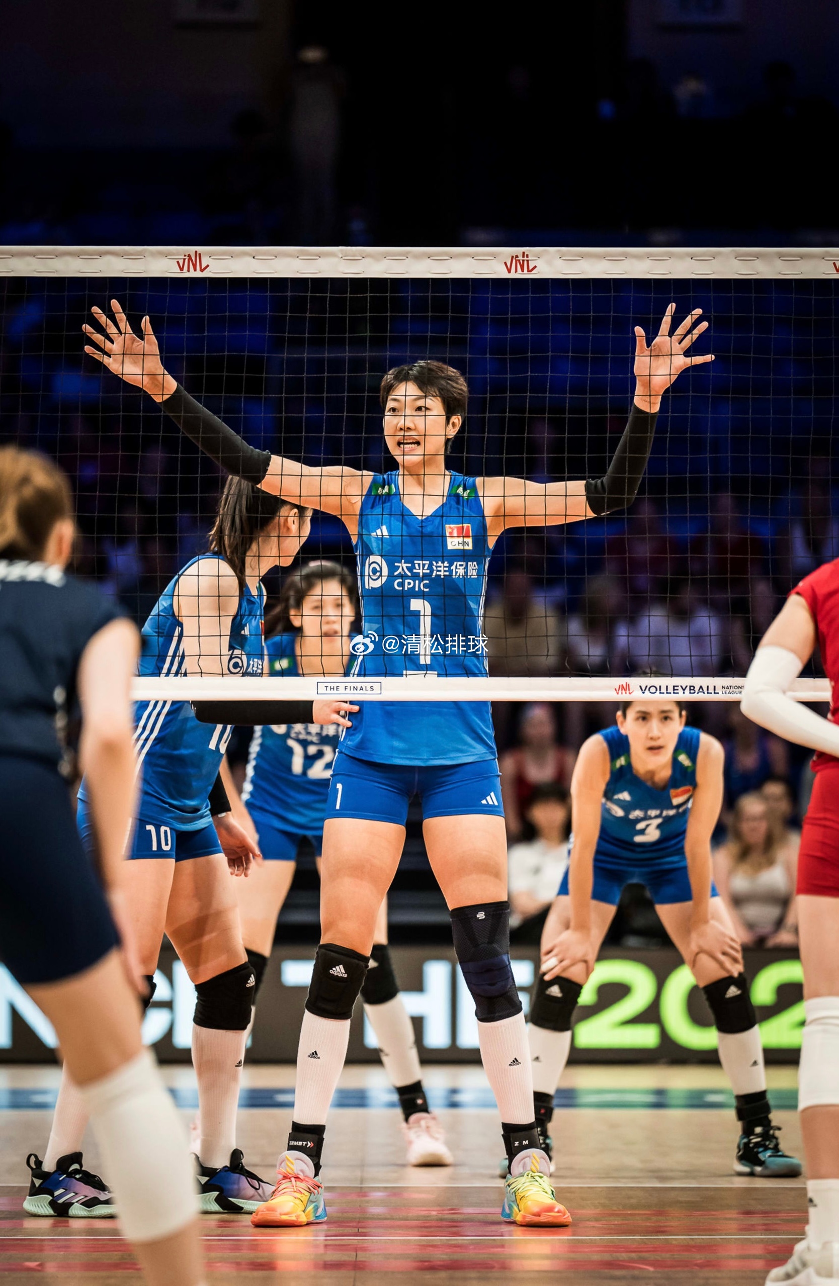 中国女排3-0波兰女排中国女排个人得分统计：（简）李盈莹：14分（24扣13中1