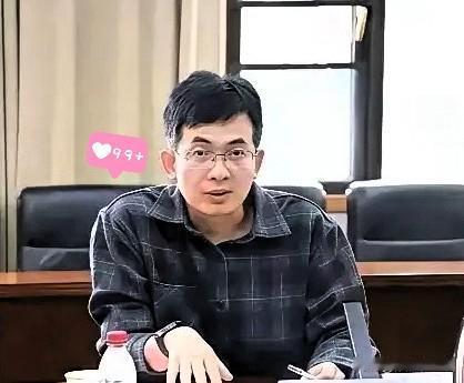 现在全网最坐不住的人，就是安徽大学了
花了大力气挖来的副校长，才一年多就被亲女儿