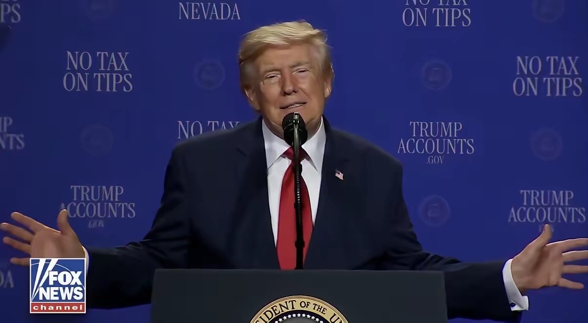 特朗普今天说：“美国永远不会成为社会主义国家。”特朗普总统猛烈抨击民主党，指责他