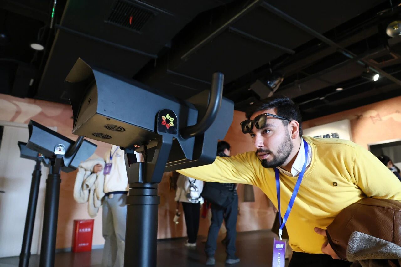 千年古都郑州迸发青春活力青春视角绘商都 国际表达展新姿——“发现郑青春”2025