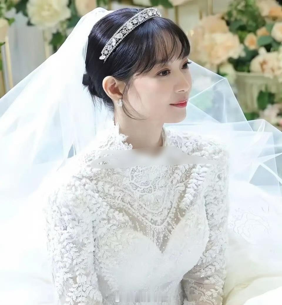 金宇彬申敏儿公开婚礼现场照从《继承者们》到《我们的蓝调》，再到今天并肩走红毯。这