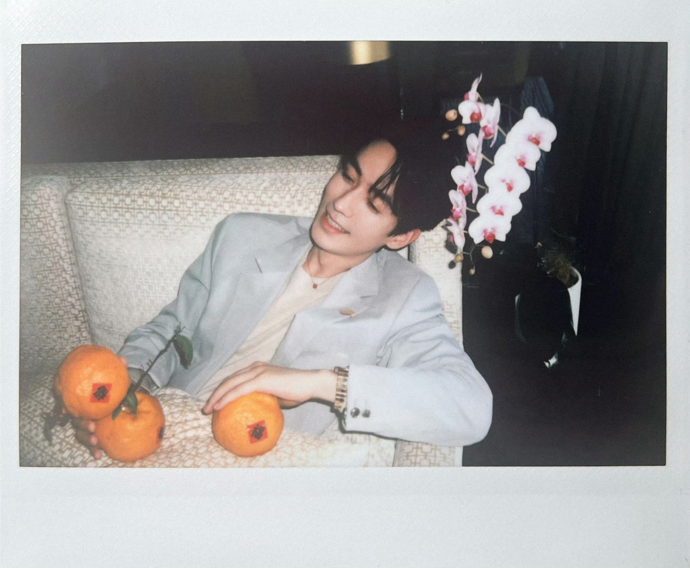 朱一龙 × 元宵节写真大片 📸 风格大赏