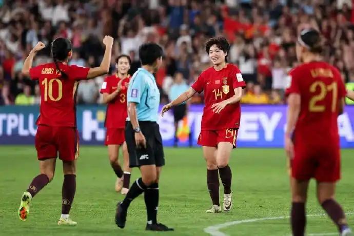 3：0，比分我还是猜到了，大家看看我上一篇微头条就知道了。
中国女足啊，临门一脚