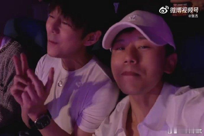 谢娜张杰合唱谢娜张杰合唱明天过后谢娜张杰合唱了明天过后不刻意秀恩爱却处处都是恩爱