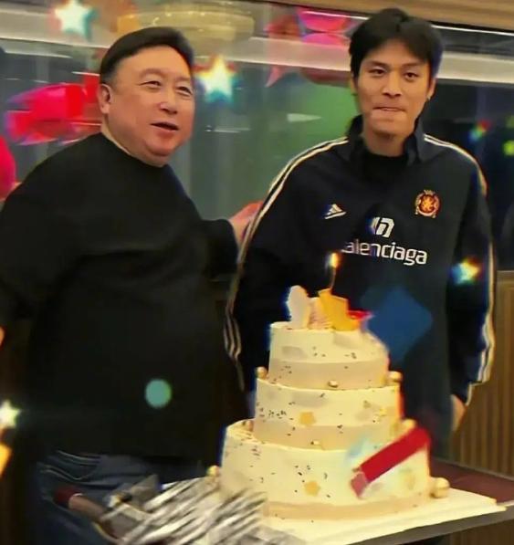 小杨哥现身王晶导演的生日宴！ ​​​