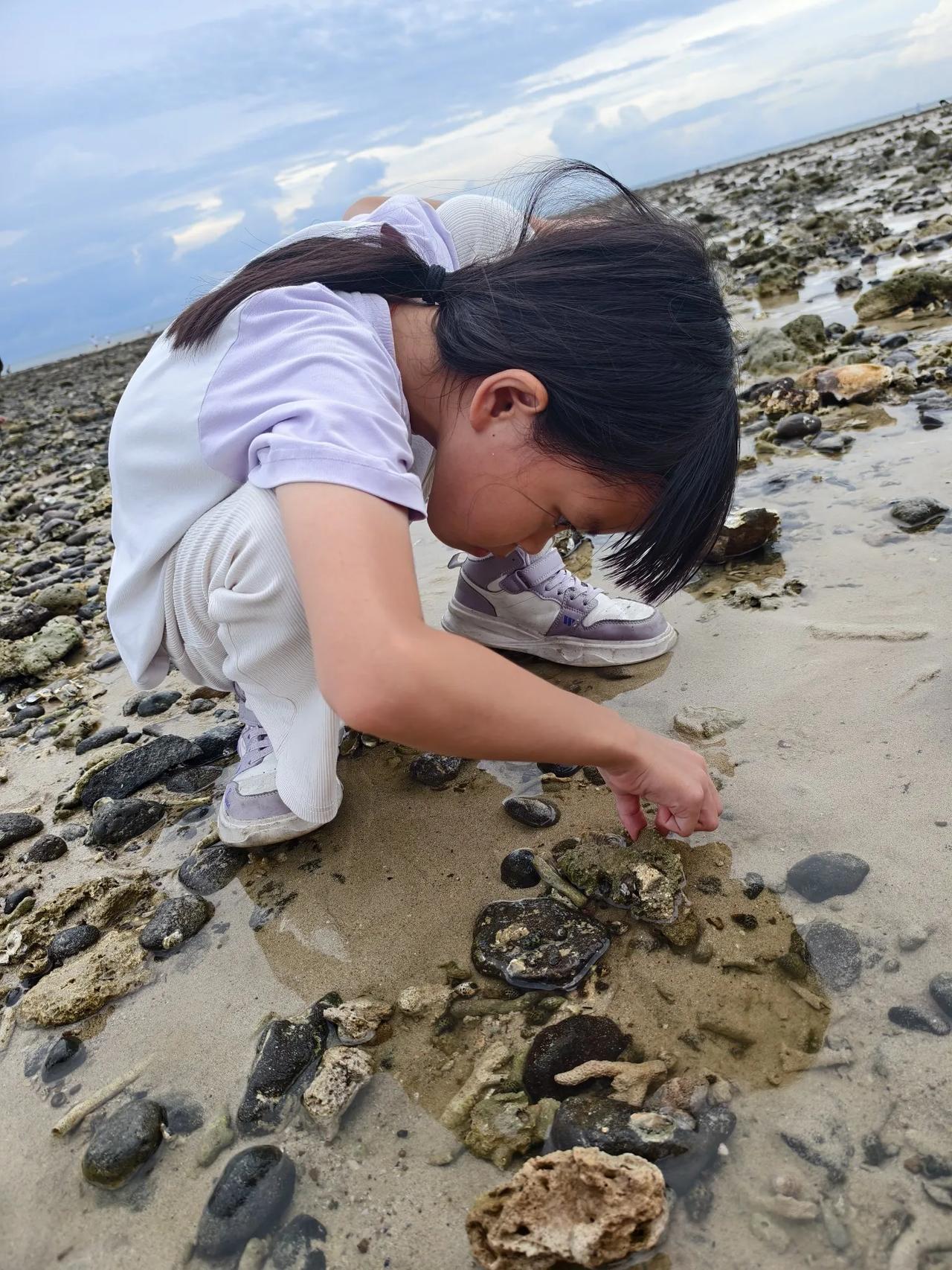 生活的平淡
伴岁月沧桑
琐碎和无奈，想呐喊、挣扎、摆脱和逃离
    又一切都做