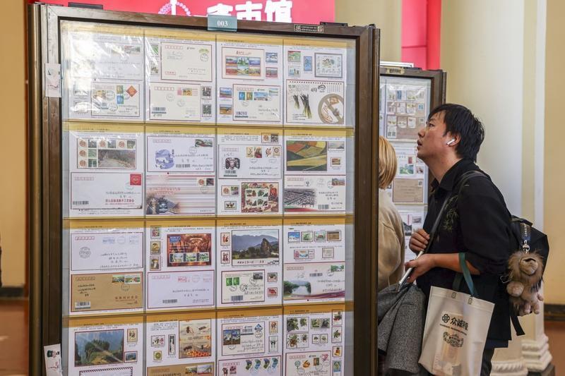 问个没见识的问题：现在还有人集邮吗？