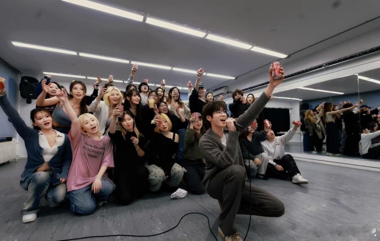 21年选中余景天的回旋镖飞回来了 谁被这宿命感戳中！21年女生在练习生中一眼选中