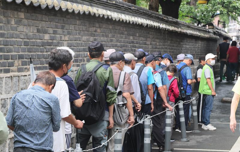 现在韩国年轻人流行周五下班来中国，这股新潮流太火啦！自2024年11月8日中国对