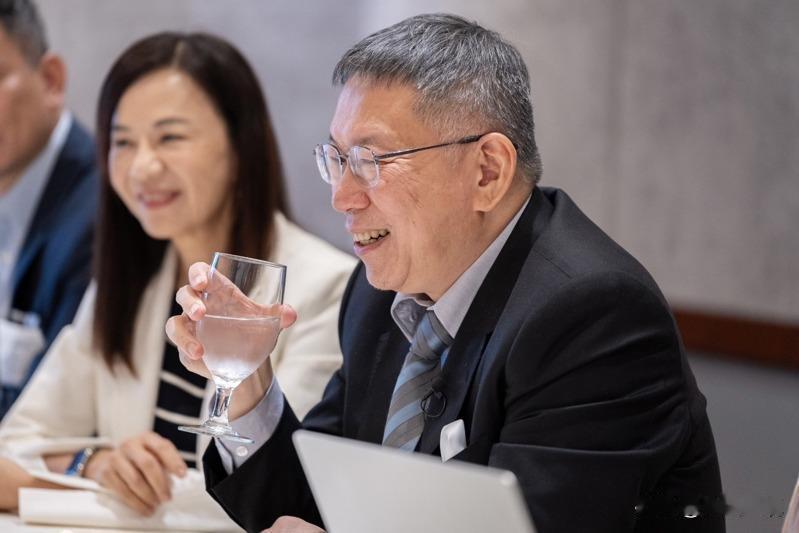 柯文哲“副手”大赞蒋万安：有领导者温度

曾被柯文哲邀请担任2024副手、后担任