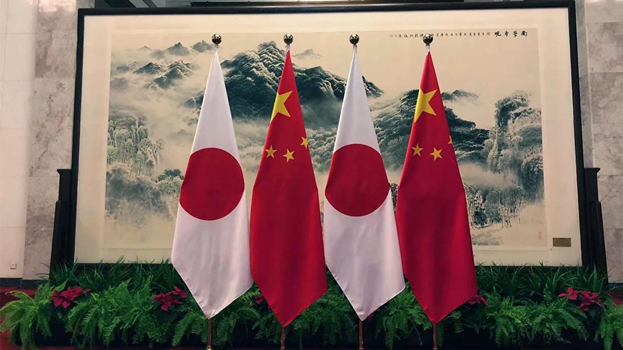 很多人说：国际关系，多对话总比多对抗好。这句话完全没错。
 
但我们必须厘清一个