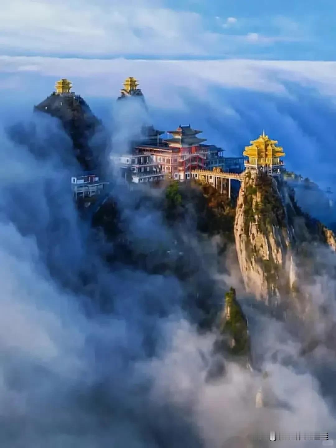 人间仙境老君山
——远赴人间惊鸿雁，一睹人间盛世颜