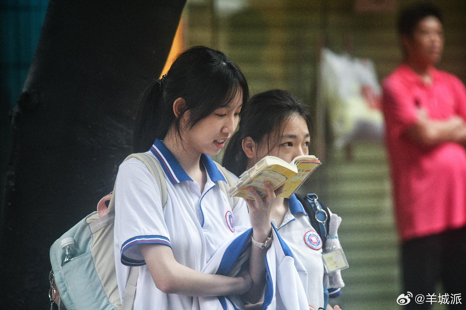 【绝地反击！“小语种+”能成为拯救外语专业招生的“妙手”吗？丨高招录取面面观③】