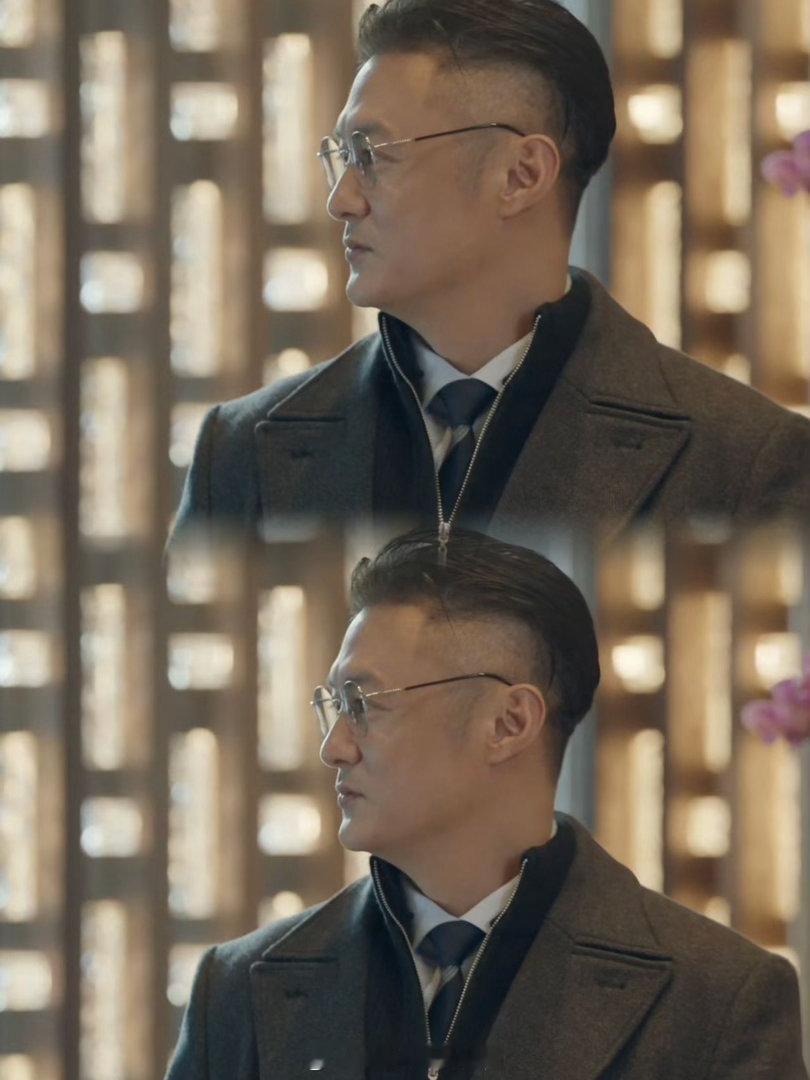 余文乐港风大佬的权威余文乐新剧老钱风不愧是老牌港圈男神，余文乐在《冬城猎凶》里的