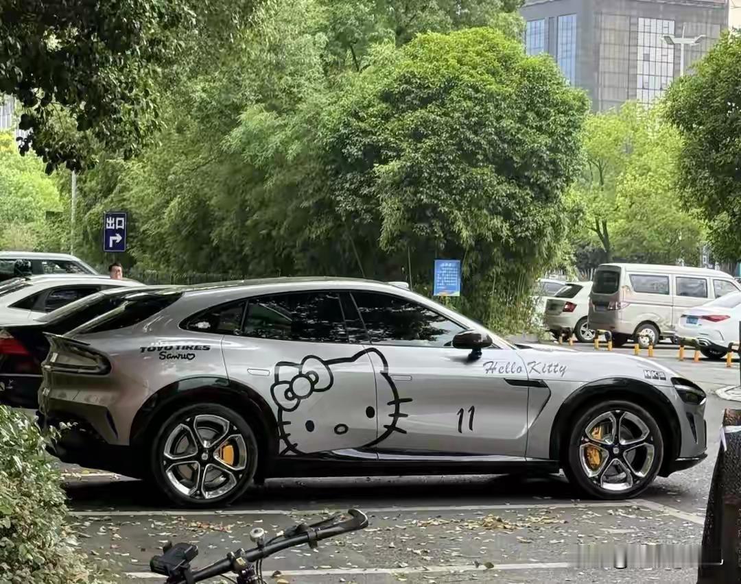 开电车跑高速，最费电的不是开空调，不是满载，是死磕120码。
以前我也觉得电车跑