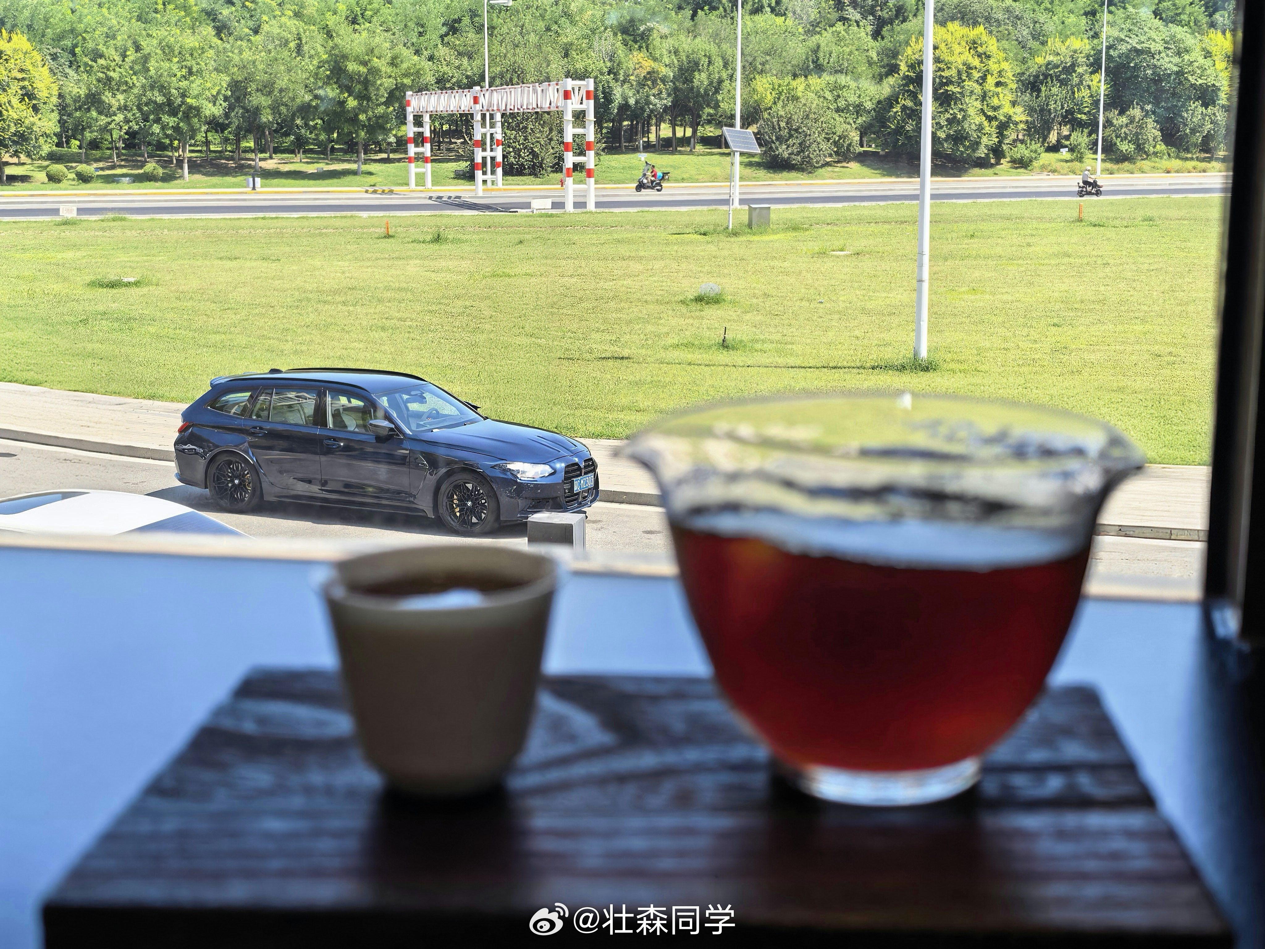 今天是真热 开着M3 Touring来喝杯冰手冲☕ ​​​