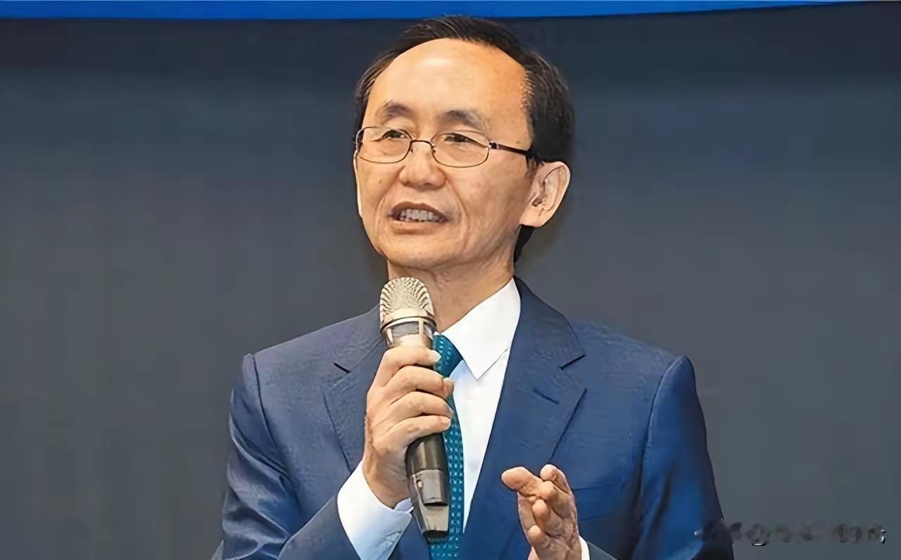 不得不说，媒体人吴子嘉又一次以实际行动给国民党以及民众党上了一课，那就是“你越怂