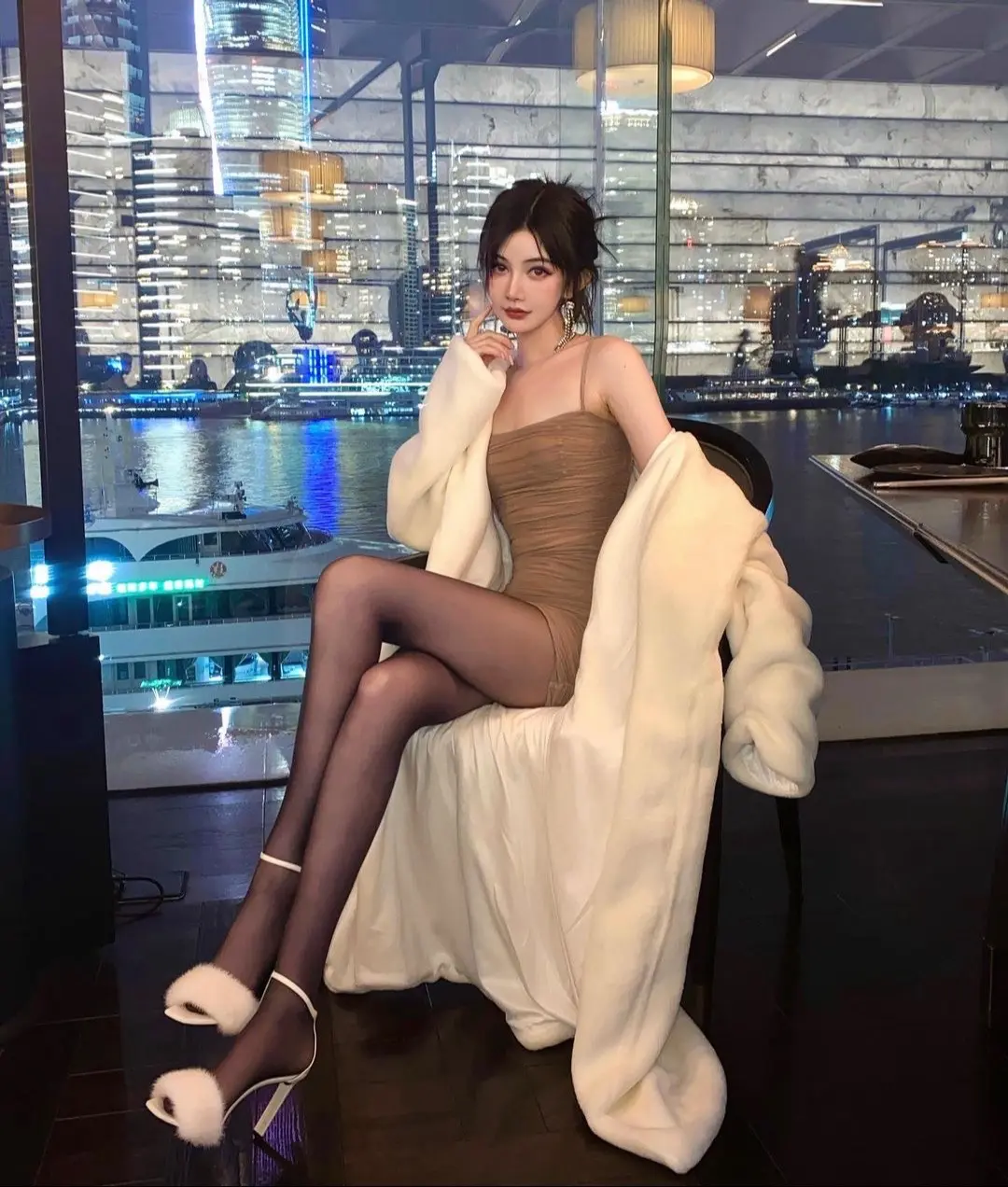 “藏在耳机里面的话”