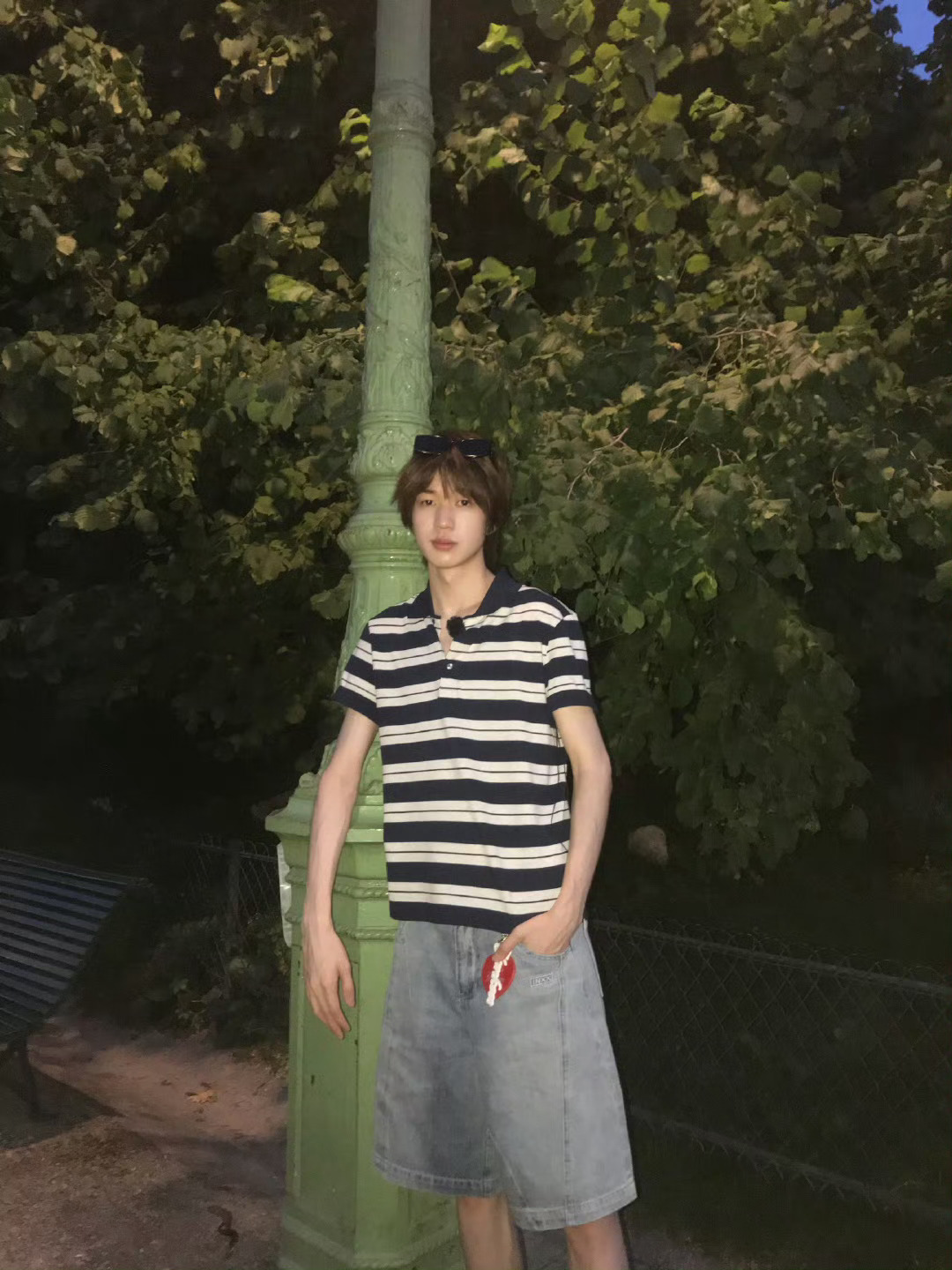 风景好看，人更好看，每套穿搭也都很出彩这么帅是什么意思，坐等多多放出隐藏库存小落