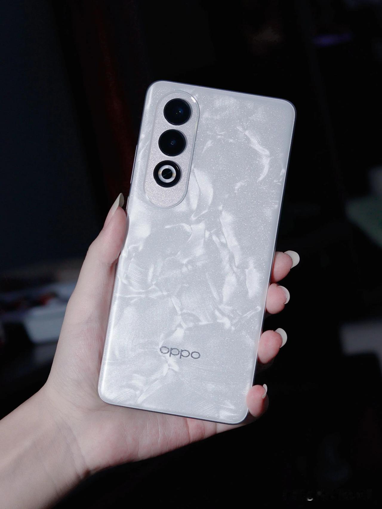 刚发布的oppo k12plus 8+256的配置起售价1799元，高通骁龙7g