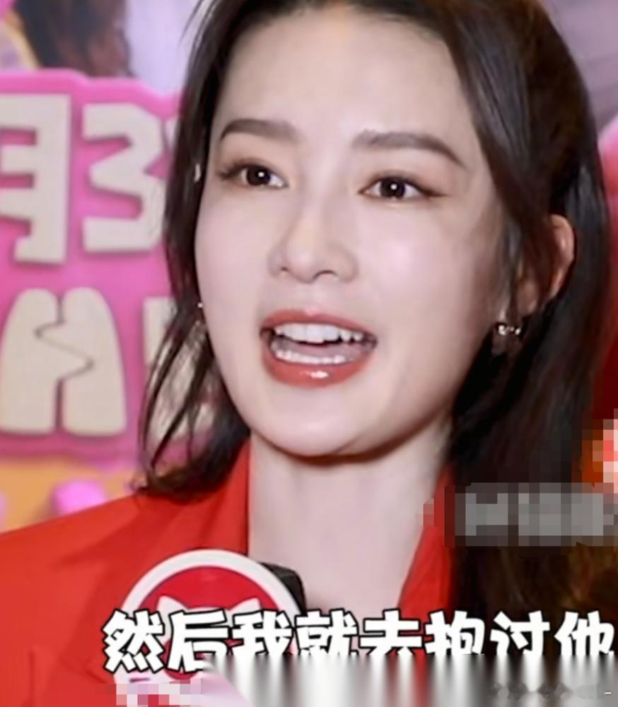 李沁过年回家，想抱抱爸爸。 她爸下意识躲了一下。 就这一下，李沁心里咯噔一声，还